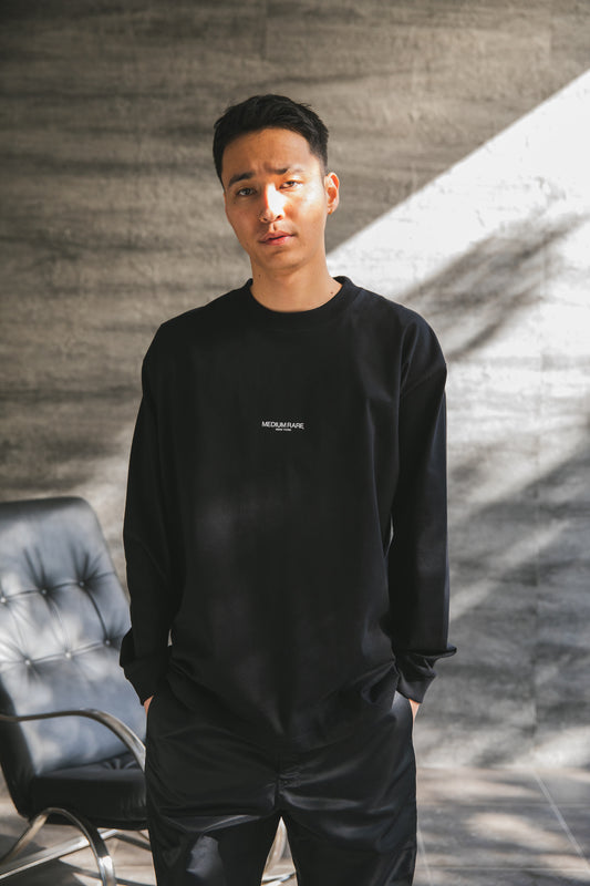 MEDIUMRARE LOGO-L/S Black