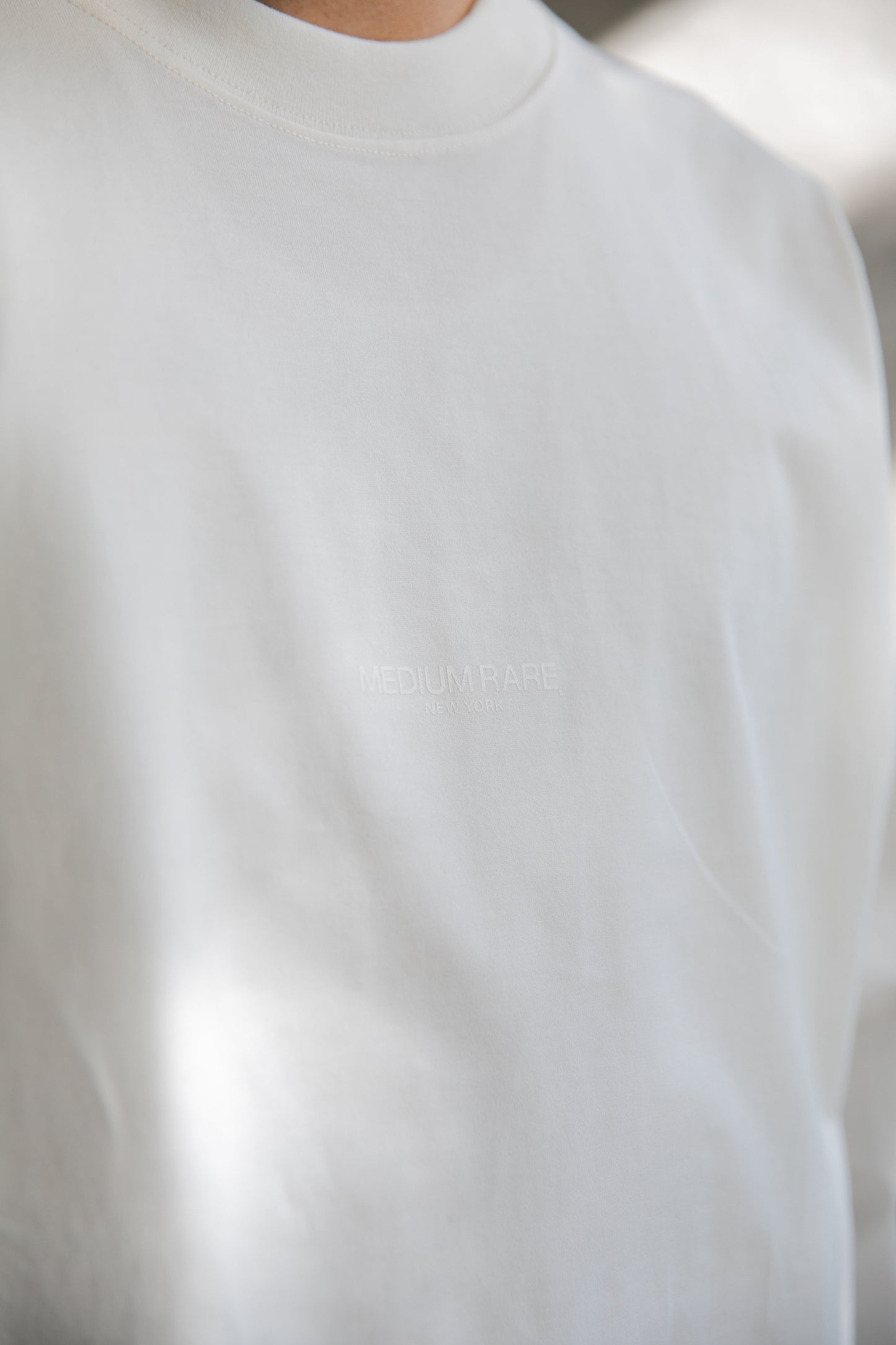 MEDIUMRARE LOGO-L/S White